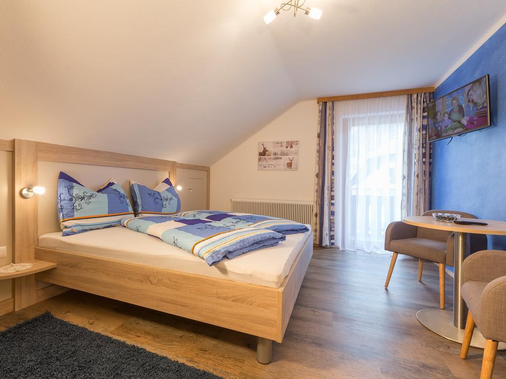 Haus Pitzer/Apartments Troicher Schladming Zimmer foto